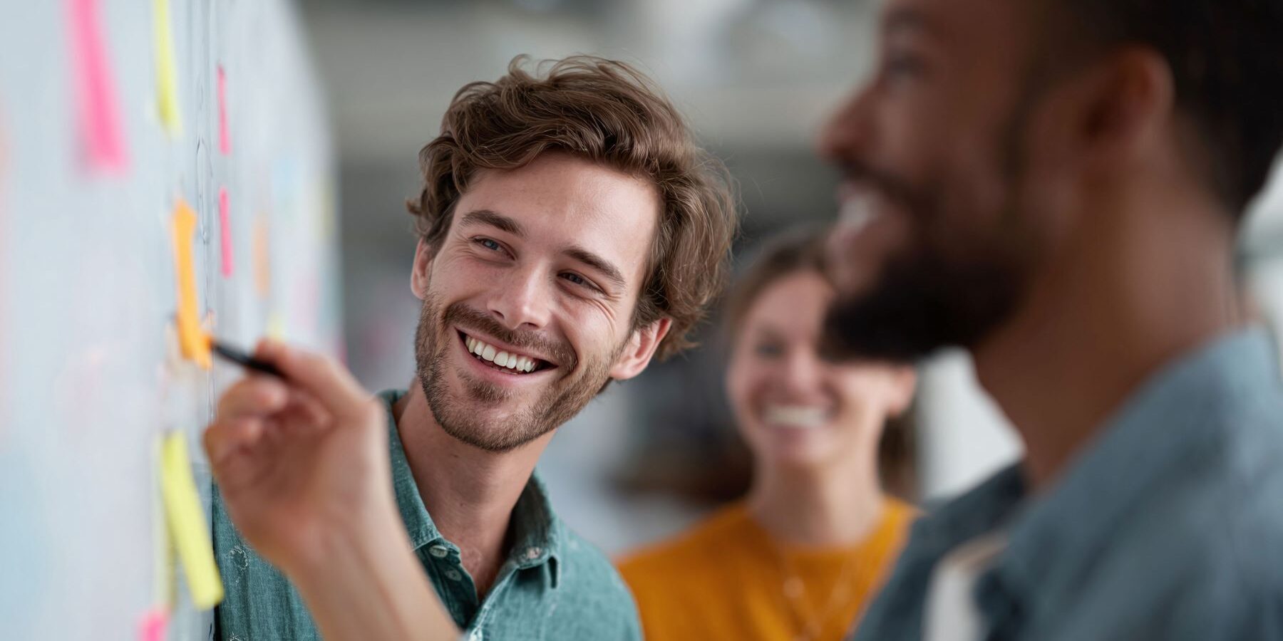 Wir geben die Mehrwertsteuersenkung natürlich an die Teilnehmer*innen der Präsenzseminare weiter